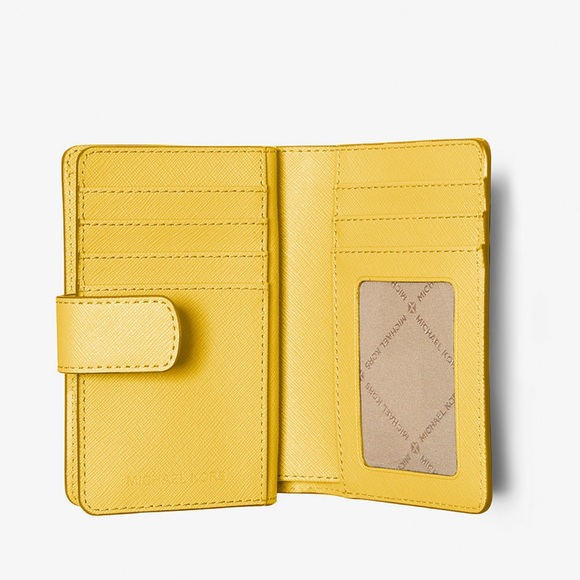 Michael Kors Medium Crossgrain Leather Wallet
COLOR GOLDEN YELLOW
NWT - Picture 3 of 16